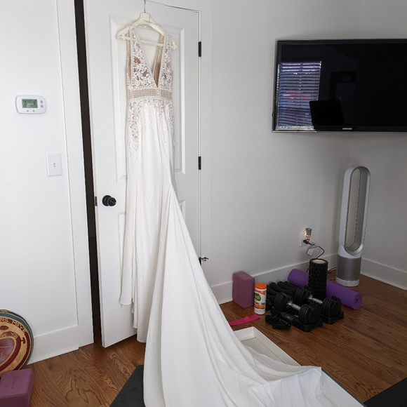 Pronovias Wedding Dress - Picture 6 of 13